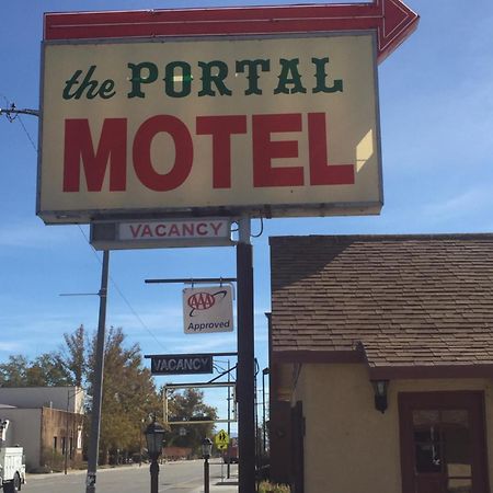 Portal Motel 隆派恩 外观 照片